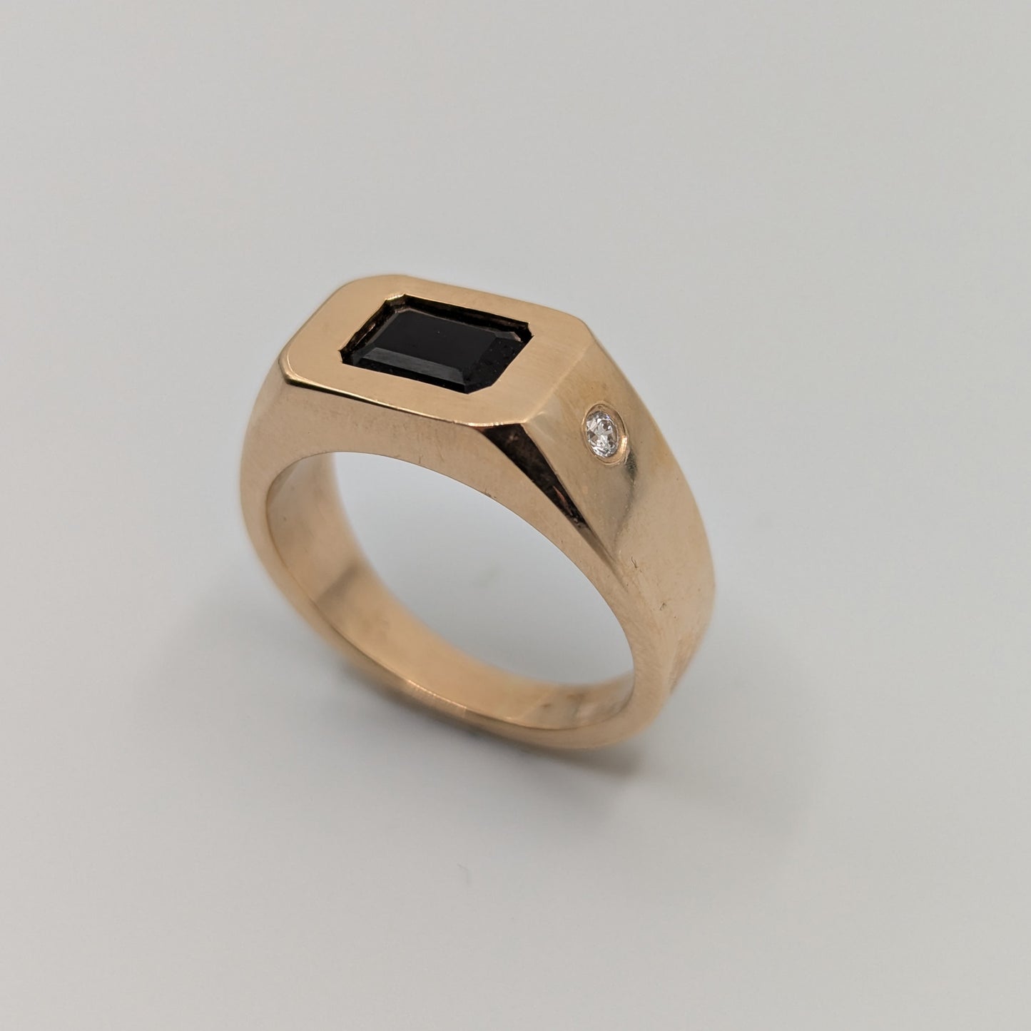 Spinel & Diamond Ring